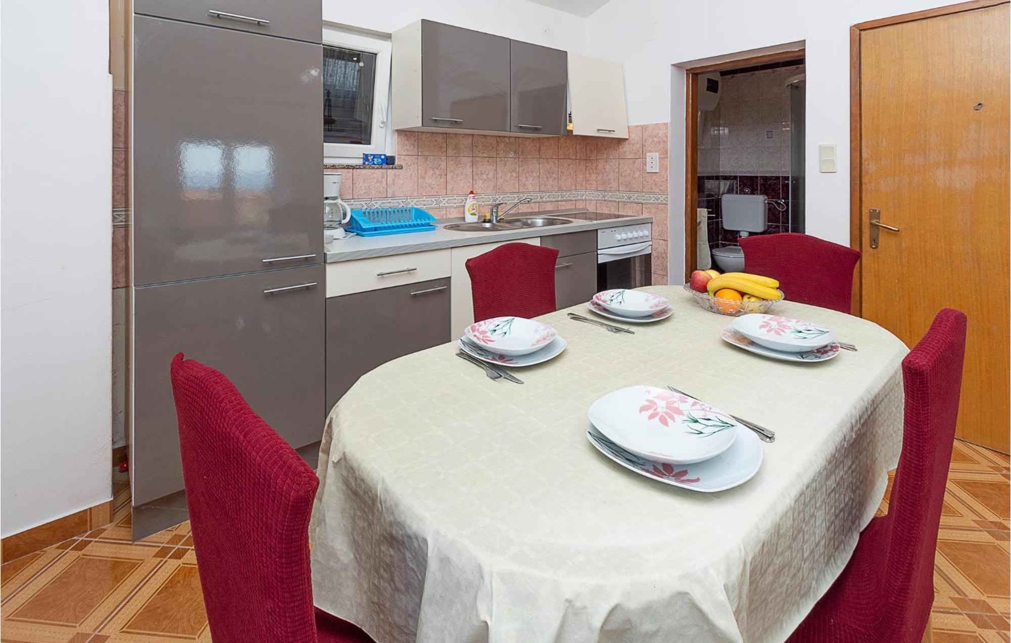 Lovely Apartment In Betiga With Wifi Barbariga Extérieur photo