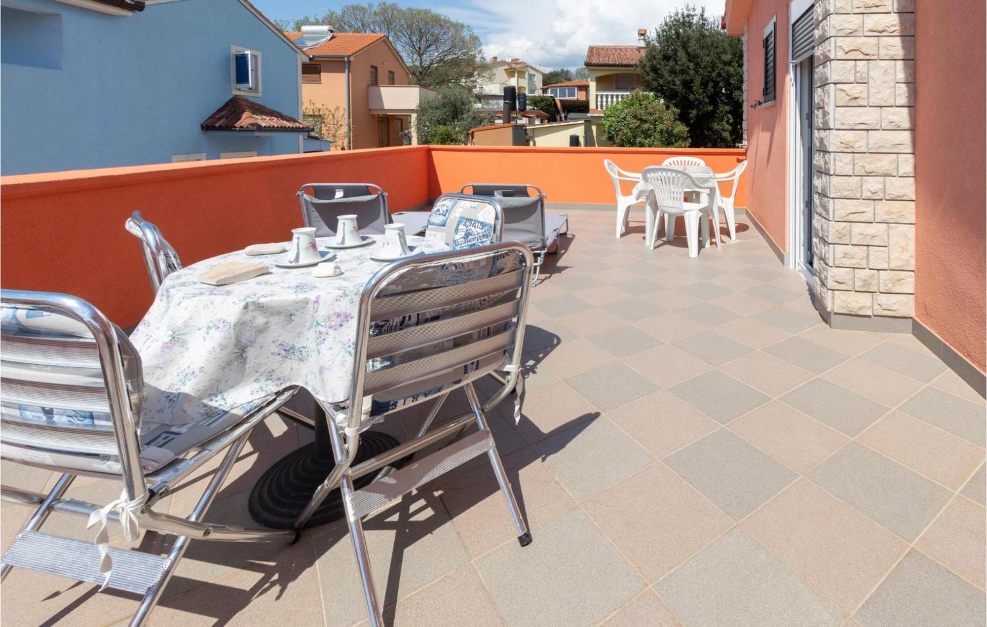 Lovely Apartment In Betiga With Wifi Barbariga Extérieur photo