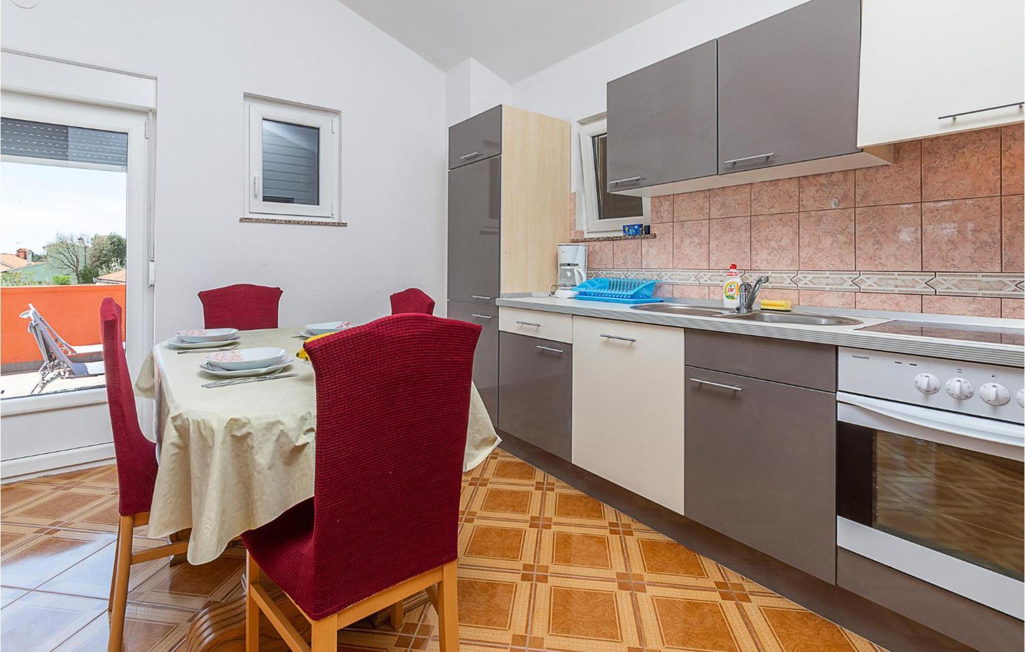 Lovely Apartment In Betiga With Wifi Barbariga Extérieur photo